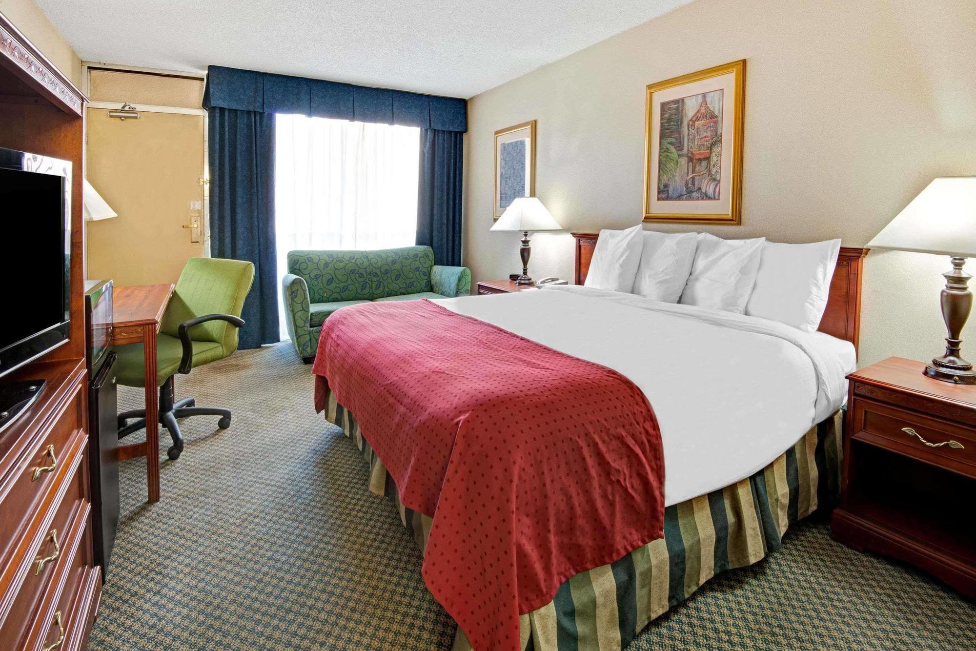Ramada Overland Park Mission 外观 照片