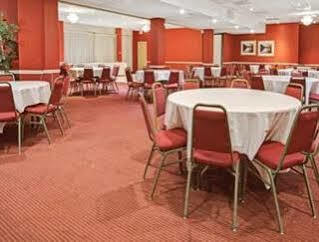 Ramada Overland Park Mission 外观 照片